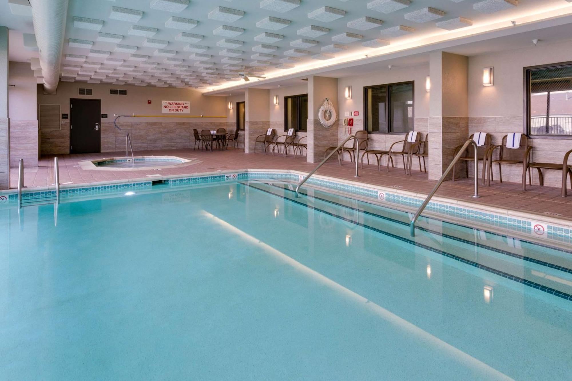 Drury Inn & Suites 오벌랜드 파크 외부 사진